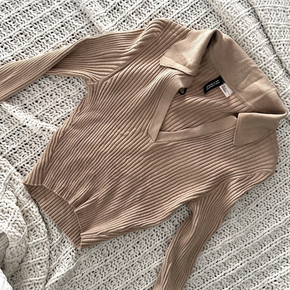 CUTE and dainty cropped collared ribbed long sleeve